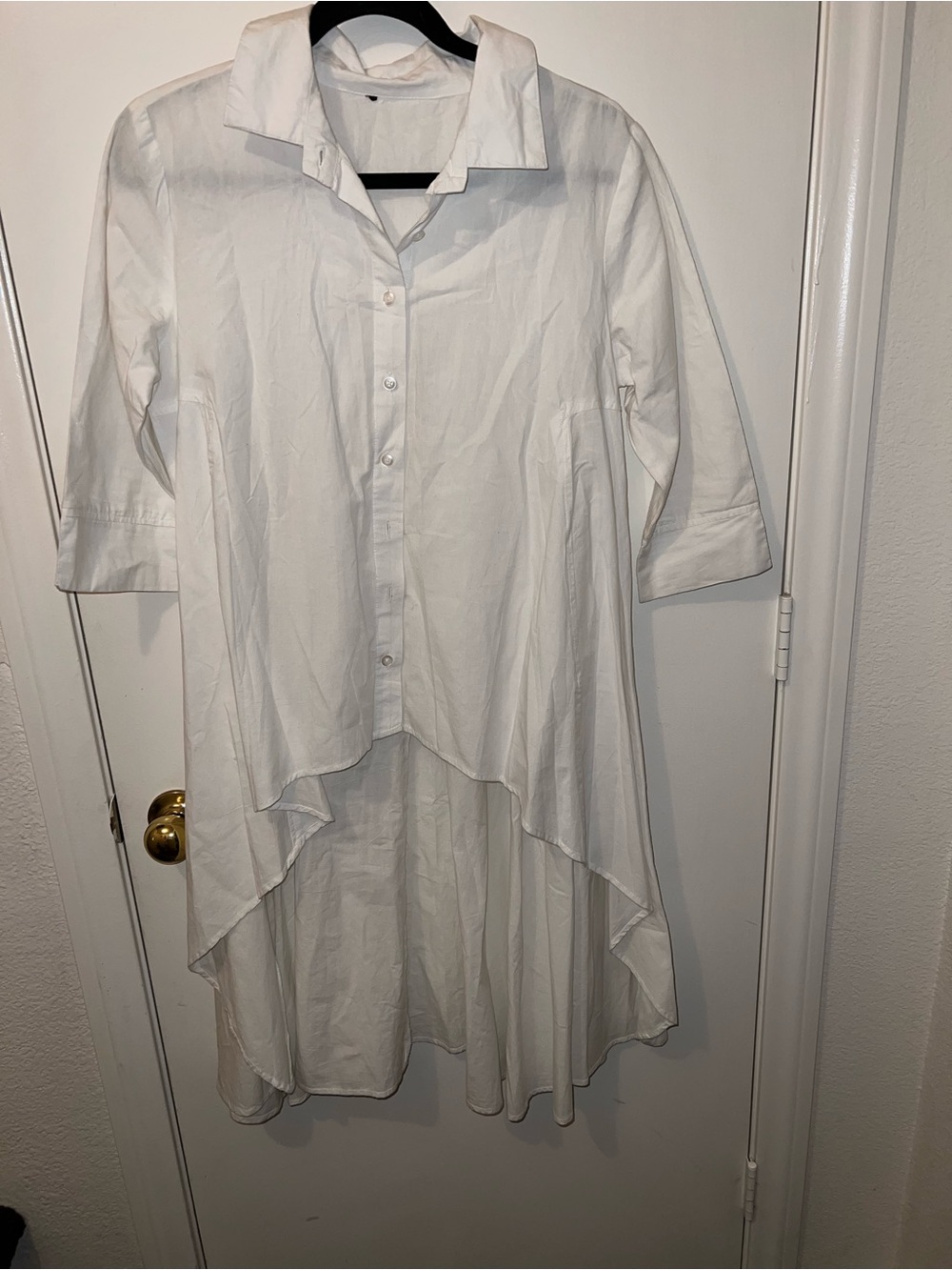 White High-Low Button Front Tunic - Picture 2 of 3